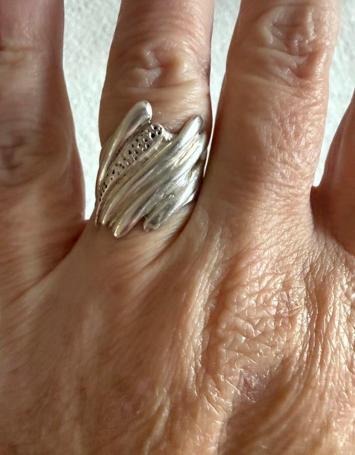 M252/Vintage Zilveren LP gesigneerde ring 17, Sieraden, Tassen en Uiterlijk, Ringen, Gebruikt, Dame, 17 tot 18, Zilver, Zilver