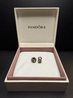 Gebruikte Pandora Morning Glory Moonstone Flower 2 stuks, Gebruikt, Pandora, Ophalen of Verzenden, 1 bedel