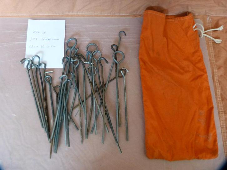 Adv. 26 Tentharingen pennen staal 30 stuks 17 t/m 30cm, Caravans en Kamperen, Kampeeraccessoires, Gebruikt, Ophalen