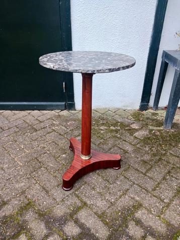 Gueridon Empire  beschikbaar voor biedingen