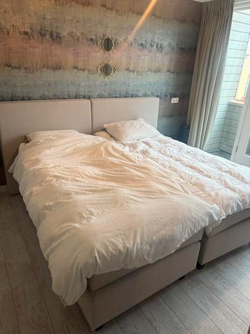 Twee losse Boxsprings van 90 cm ( 180 )- Zo goed als nieuw! beschikbaar voor biedingen