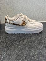 ZGAN Nike schoenen maat 40,5 met panter print, Wit, Nike, Ophalen of Verzenden, Sneakers of Gympen