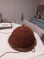 Rieten Cloche - Decoratieve Mand antiek Glazen Onderbord., Ophalen, Gebruikt