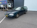 Volvo V70 2.3 T-5 Exclusive AUTOMAAT/LEDER/STOELVERWARMING/M, Gebruikt, Beige, 1499 kg, 1600 kg