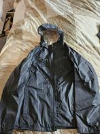 Zwart regen jas under armour maat m valt klein., Ophalen of Verzenden, Zo goed als nieuw, Regenjas