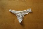 NIEUWE witte string maat S/M kantmotief, Verzenden, Wit, String