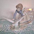 snoezig  LLADRO BEELD meisje jaagt gans nr 5553, Antiek en Kunst, Ophalen