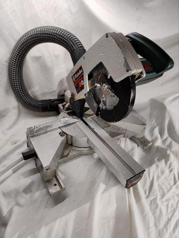 Metabo KGS E 1670 S Afkortzaag, Doe-het-zelf en Verbouw, Gereedschap | Zaagmachines, Gebruikt, Afkortzaag, 1200 watt of meer, 30 tot 70 mm