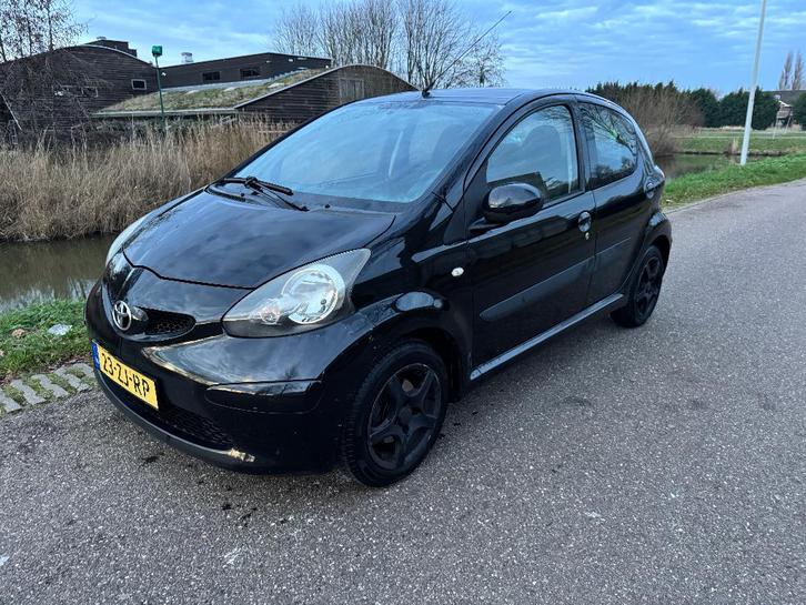 Toyota Aygo 1.0 12V | 4 nieuwe banden | NAP 5DRS 2008 Zwart, Auto's, Toyota, Particulier, Aygo, Centrale vergrendeling, Elektrische ramen