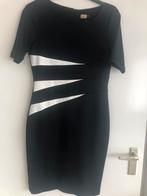 Zwart-wit getailleerde jurk van Dressire – maat M, Kleding | Dames, Jurken, Maat 38/40 (M), Zwart, Nieuw, Ophalen of Verzenden
