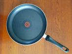 Tefal Pan 32 cm, Ophalen of Verzenden, Zo goed als nieuw, Aluminium, Koekenpan of Braadpan