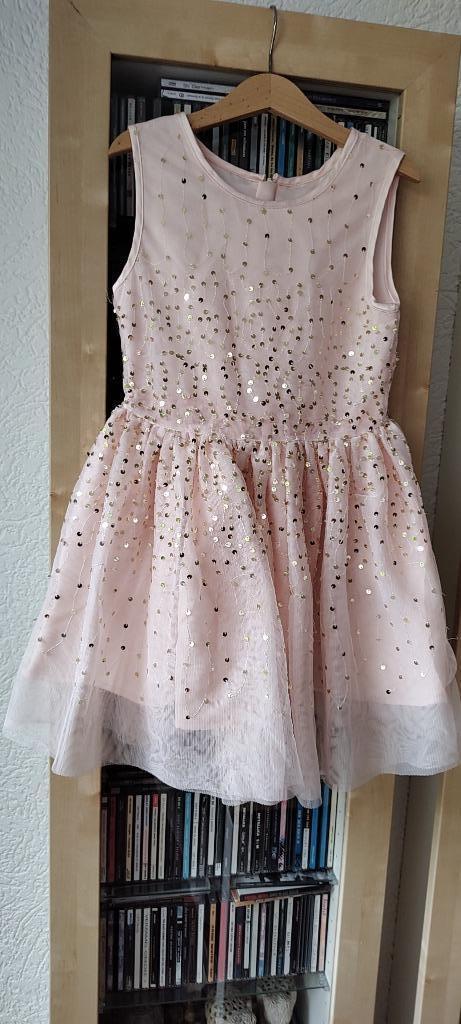 Feest jurk maat 122 zalmkleur pailletten, Kinderen en Baby's, Kinderkleding | Maat 122, Zo goed als nieuw, Meisje, Jurk of Rok