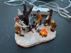 Kerst miniatuur - mensen bij het vuur / houthakker, Ophalen of Verzenden, Zo goed als nieuw