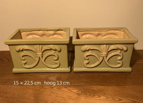 2 plantenbakjes, bloempot, plantenbak, licht groen keramiek, Huis en Inrichting, Woonaccessoires | Schalen en Manden, Zo goed als nieuw