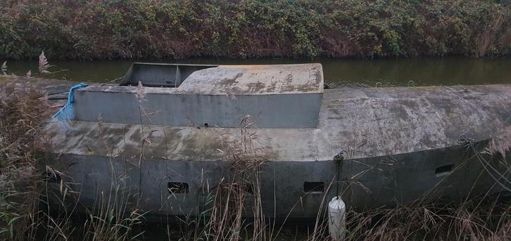 Betonnen boot casco - Opknapper, Watersport en Boten, Motorboten en Motorjachten, Gebruikt, Overige materialen, 6 tot 9 meter