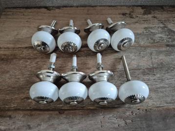 8 meubelknopjes wit met zilverkleurig rozet *nieuw* beschikbaar voor biedingen