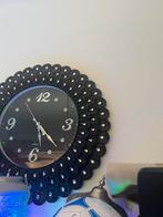 Mooie zwarte wandklok met zilveren details, Ophalen, Gebruikt, Analoog, Wandklok