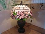 Tiffany tafellamp met prachtige voet, Huis en Inrichting, Lampen | Tafellampen, Ophalen, 50 tot 75 cm, Zo goed als nieuw, Tiffany