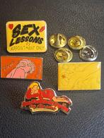 Vintage setje erotiek pins, Verzamelen, Gebruikt, Ophalen of Verzenden, Speldje of Pin, Nvt