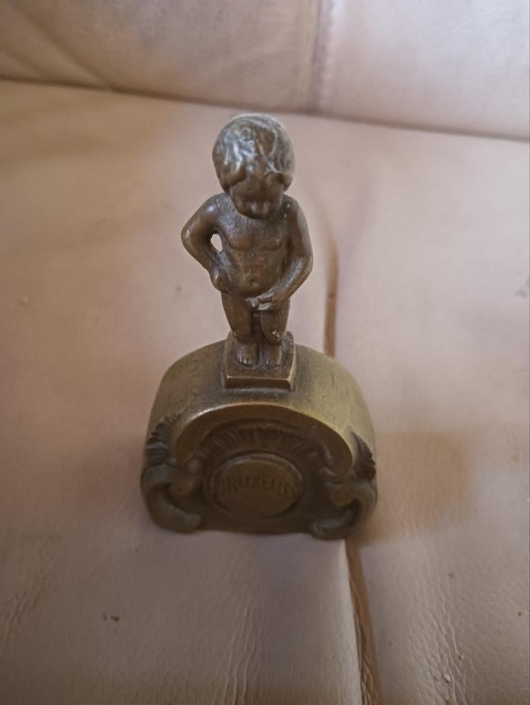 Oude bronzen Manneke Pis bel, Antiek en Kunst, Antiek | Koper en Brons, Ophalen of Verzenden, Brons