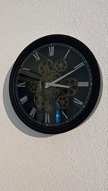 Klok - diameter 37cm beschikbaar voor biedingen