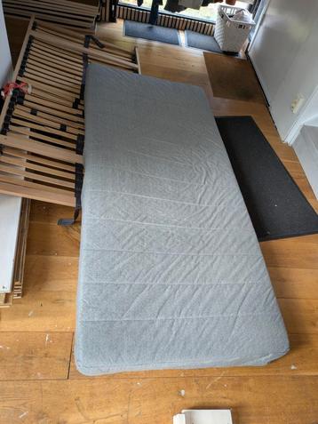 Matras 80cm x 200cm gratis  beschikbaar voor biedingen