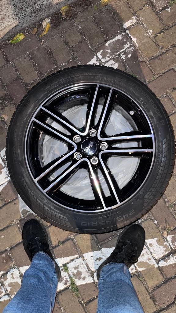 Winterbanden Tesla Model S – Brock B32 19” Nokian (4/5 mm), Auto-onderdelen, Banden en Velgen, Band(en), Winterbanden, 19 inch