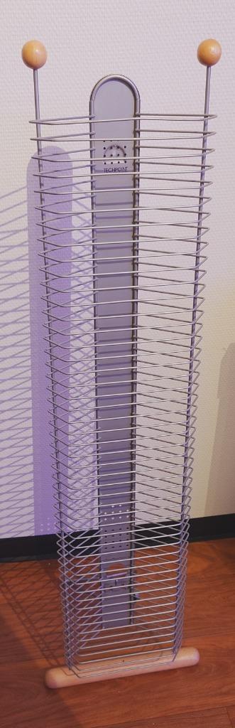 Dvd/CD rek metaal Techpoint, Huis en Inrichting, Woonaccessoires | Cd- en Dvd-rekken, Zo goed als nieuw, Cd's of Dvd's, 25 tot 75 discs