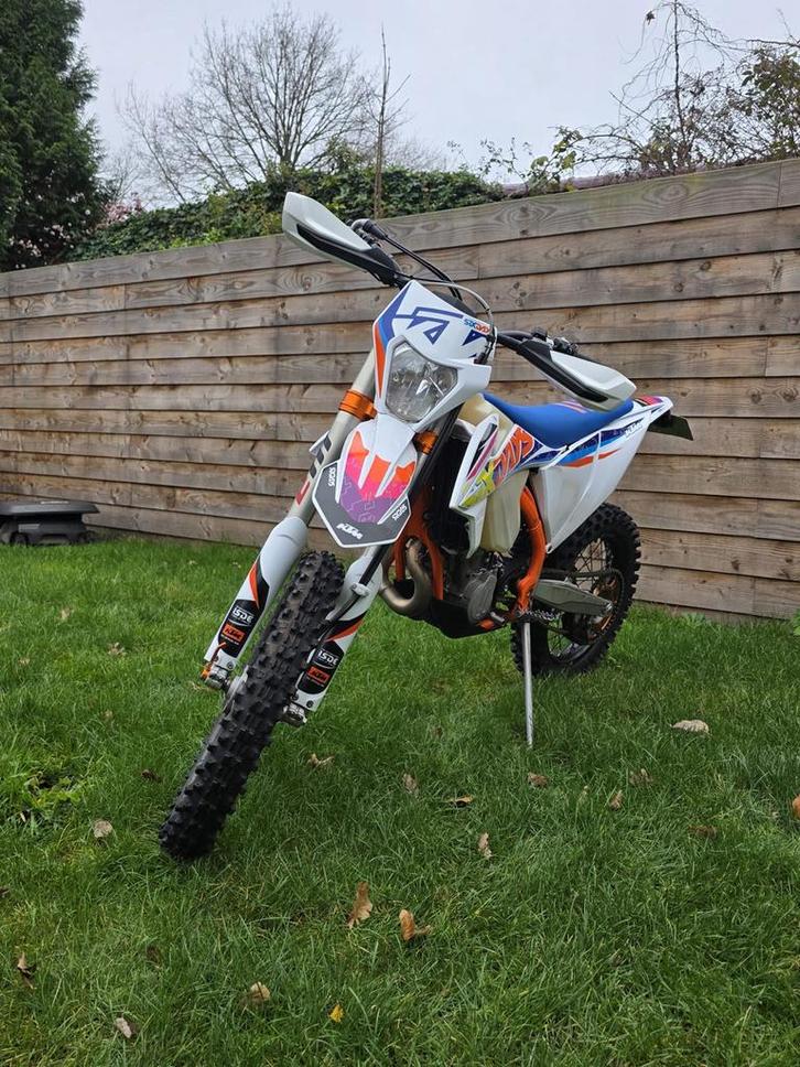 KTM 450 EXC-F 2021 - Akrapovic - Weinig Gereden!, Fietsen en Brommers, Brommers | Crossbrommers, Zo goed als nieuw, Overige merken