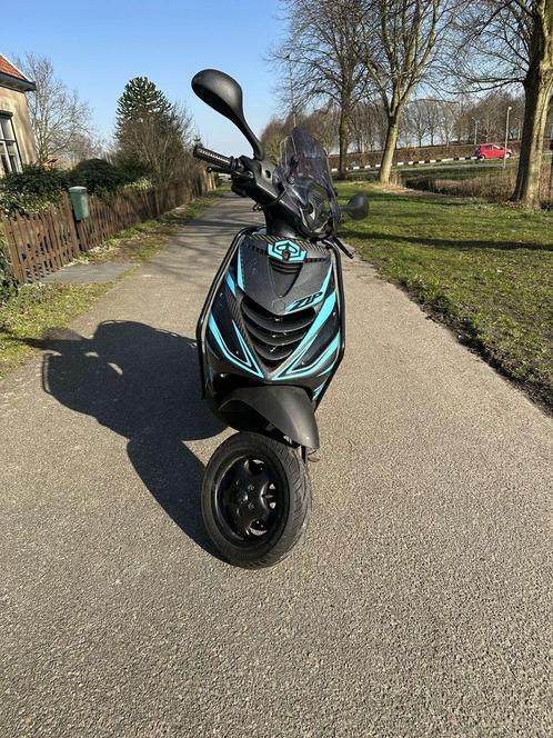 Piaggio zip 125cc 4 takt, Fietsen en Brommers, Scooters | Piaggio, Zo goed als nieuw, Zip, Ophalen