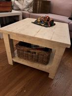 Bijzettafel Whitewash met Rotan Mand, Antiek en Kunst, Ophalen of Verzenden