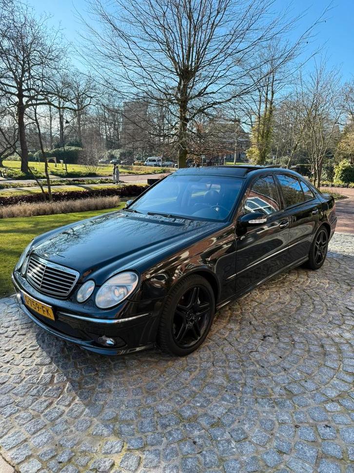 Mercedes-Benz E55 Kompressor AMG 2003 – 141.620km, Auto's, Mercedes-Benz, Particulier, E-Klasse, 360° camera, 4x4, Aangepast voor mindervaliden