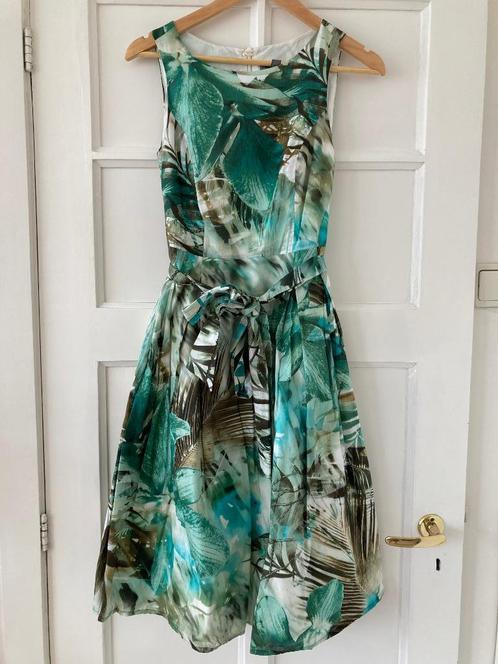 Bandolera jurk maat 34, Kleding | Dames, Jurken, Zo goed als nieuw, Maat 34 (XS) of kleiner, Groen, Onder de knie, Ophalen of Verzenden
