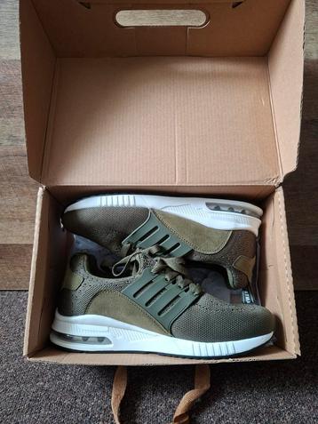 Sneakair Sneakers Khaki Groen Maat 40 - Nieuw! beschikbaar voor biedingen