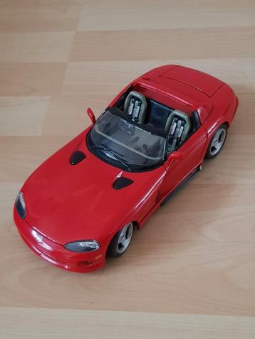 Mooi schaalmodel van een dodge viper rt/10.Schaalmodel 1:18. beschikbaar voor biedingen
