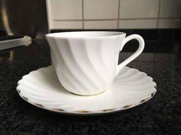 Vintage Wedgwood Gold Chelsea schotel - Candlelight kop beschikbaar voor biedingen