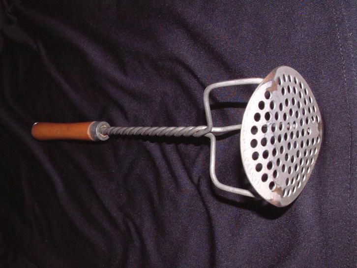 oude / antiek stamper tomado, Antiek en Kunst, Antiek | Keukenbenodigdheden, Ophalen of Verzenden