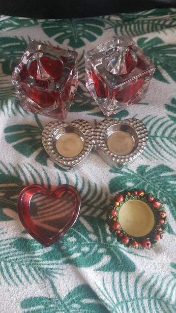 6 waxine/theelicht houders waarvan 4 verschillend zijn beschikbaar voor biedingen