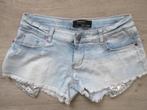 Jeans short Simply Chic mt M/38, Kleding | Dames, Ophalen of Verzenden, Zo goed als nieuw, Blauw, W30 - W32 (confectie 38/40)