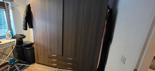 Kledingkast nootbruin 200 x 194 cm, Huis en Inrichting, Kasten | Kledingkasten, Zo goed als nieuw, 200 cm of meer, 50 tot 75 cm