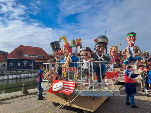 Carnavalswagens inclusief onderstel, Hobby en Vrije tijd, Feestartikelen | Verhuur, Zo goed als nieuw, Ophalen