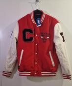 NBA Chicago Bulls Varsity Jacket Jas maat M, Ophalen of Verzenden, Nieuw, Rood