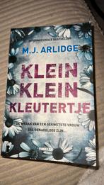 Mj Arlidge - Klein klein kleutertje, Gelezen, Ophalen of Verzenden