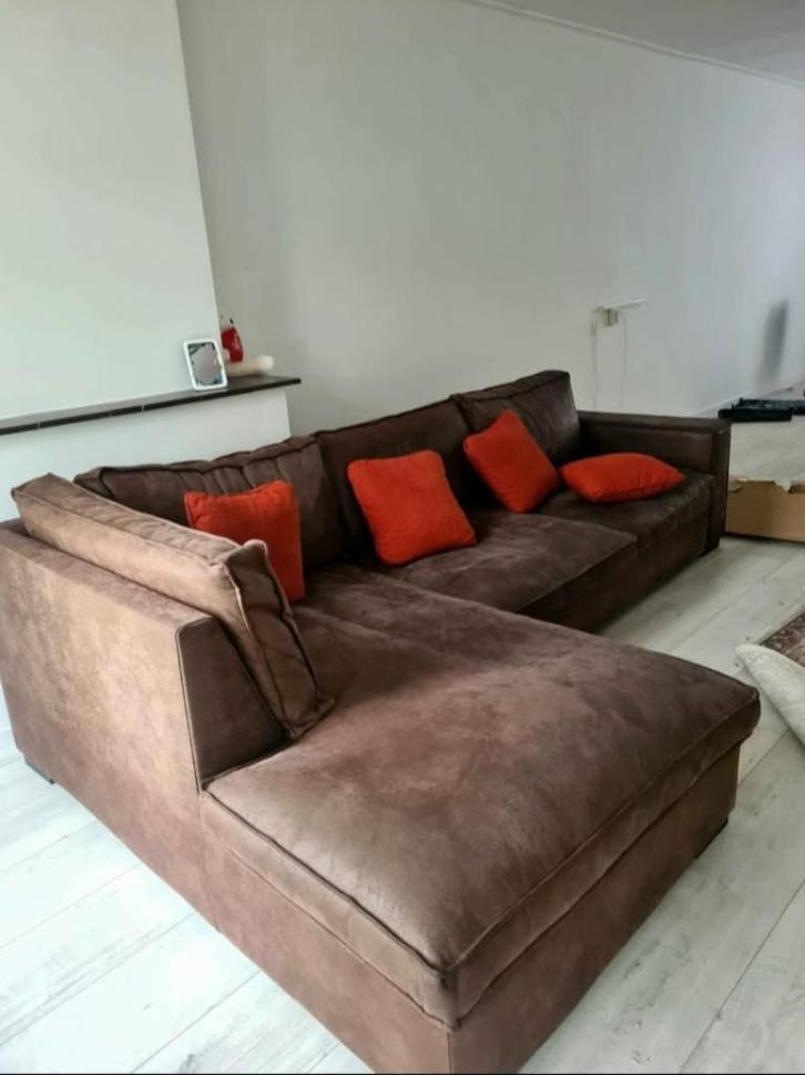 Bruine leren bank, Huis en Inrichting, Banken | Bankstellen, Gebruikt, Hoekbank, 75 tot 100 cm, Ophalen