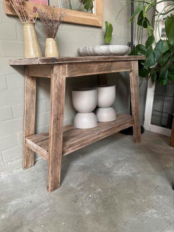 Sidetable oud hout beschikbaar voor biedingen