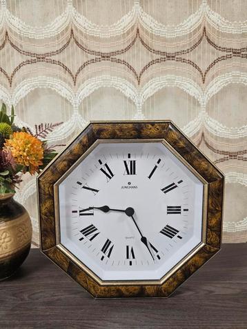 Junghans houten analoge klok  beschikbaar voor biedingen