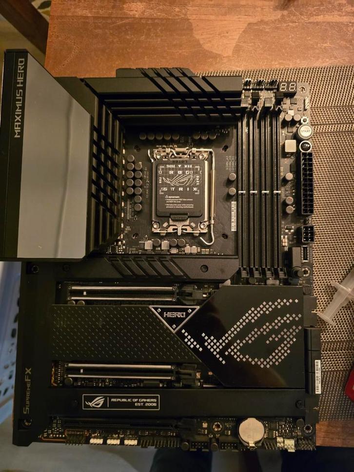 Asus z690 maximus hero ddr5, Computers en Software, Moederborden, Zo goed als nieuw, Intel, DDR5, Ophalen of Verzenden