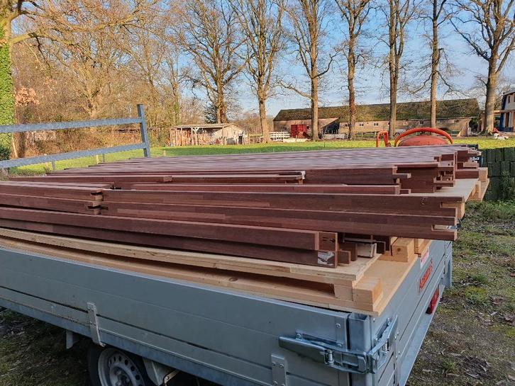 kozijnhout meranti gelamineerd., Doe-het-zelf en Verbouw, Hout en Planken, Nieuw, Balk, Overige houtsoorten, 250 tot 300 cm, 50 mm of meer