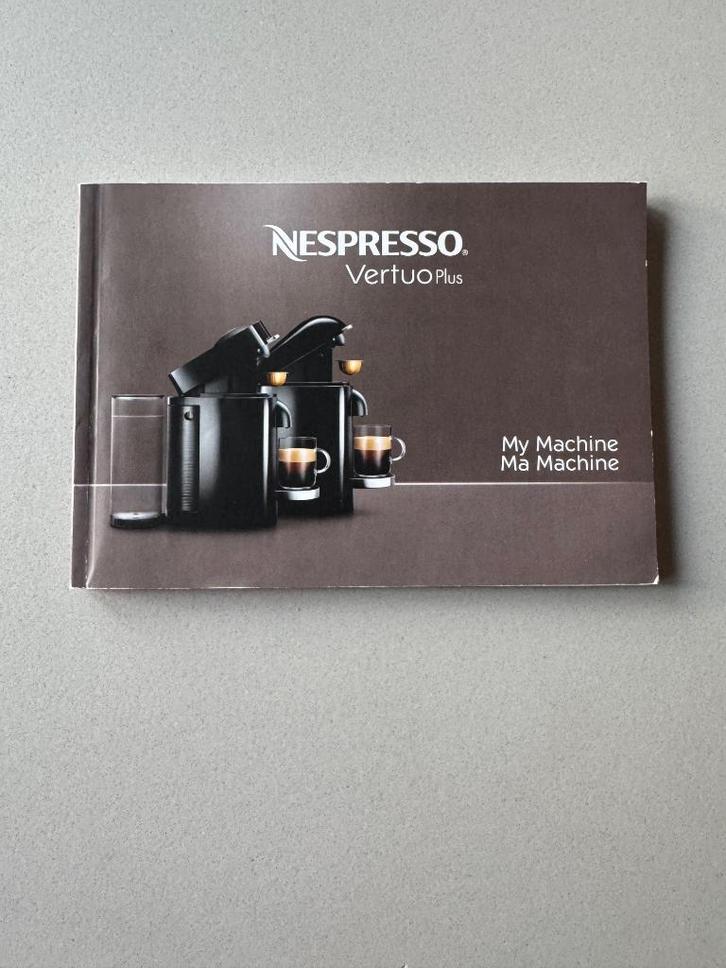 Nespresso Koffie machine Vertuo Plus, Witgoed en Apparatuur, Koffiezetapparaten, Gebruikt, Koffiepads en cups, Koffiemachine, 4 tot 10 kopjes