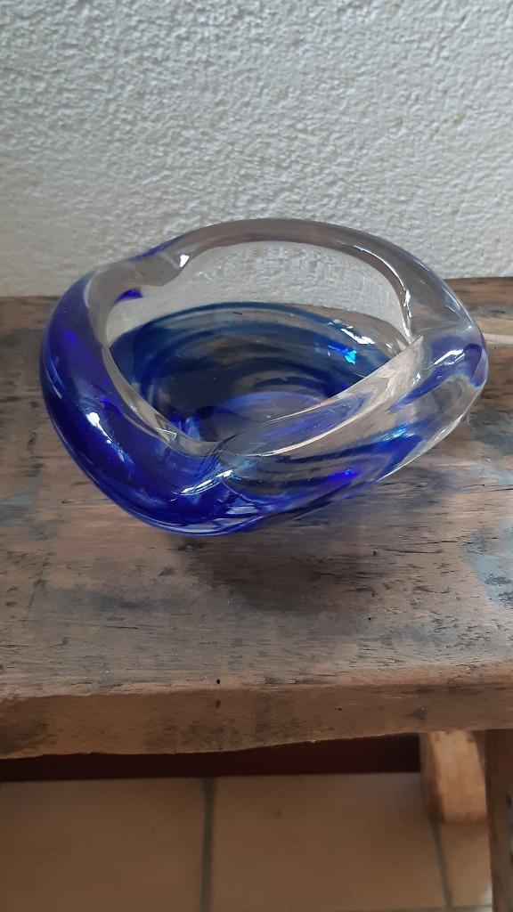 Vintage ASBAK in blauw doorzichtig glas "Holland Maastricht, Antiek en Kunst, Antiek | Glas en Kristal, Ophalen of Verzenden